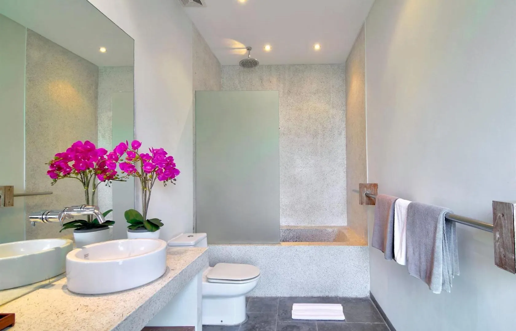 Outstanding- Seminyak Sands. Villa